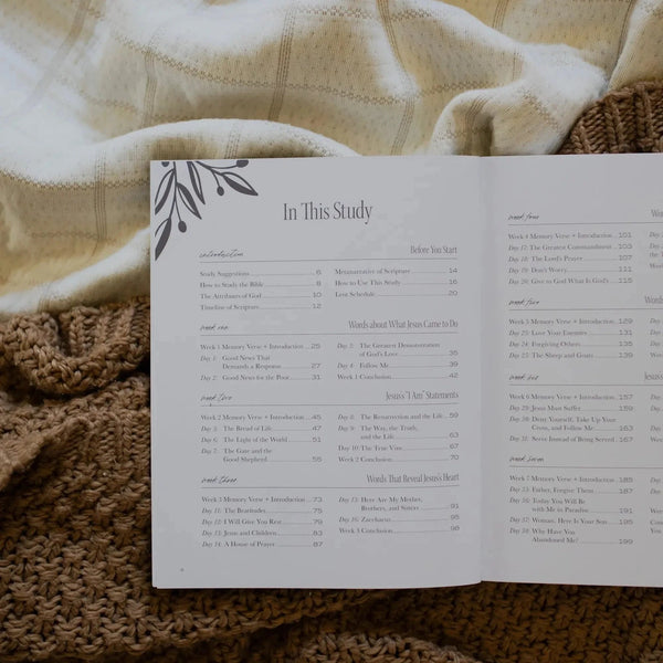 ‘Tis So Sweet To Trust in Jesus: A 40-Day Journey To the Cross Through the Words of Christ