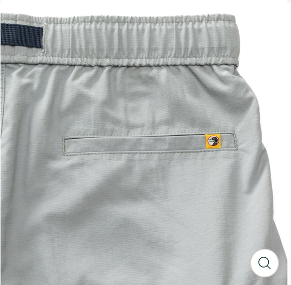 7" On The Fly Performance Short: Quarry Grey