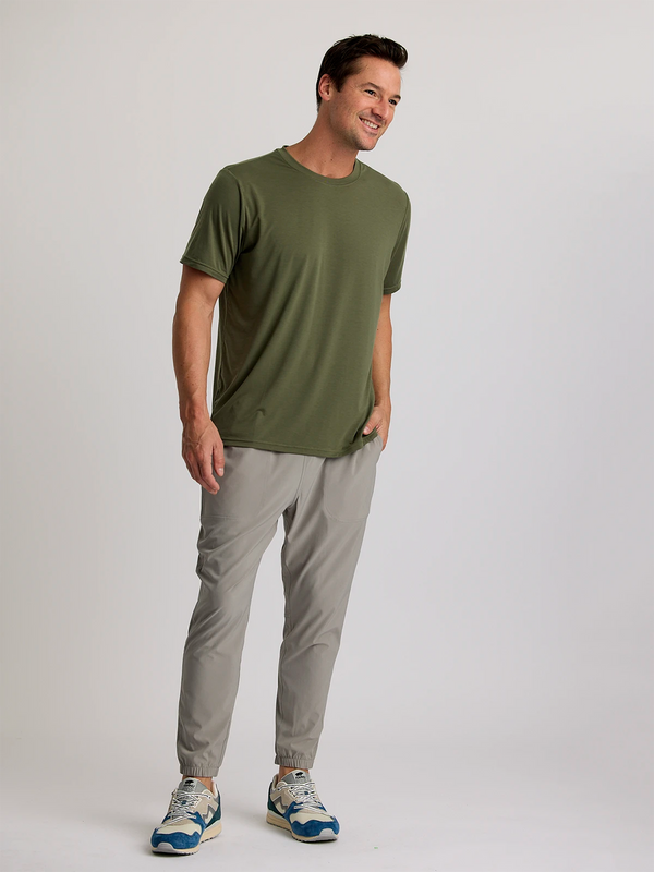 Men's Elevate Lightweight Tee: Fatigue