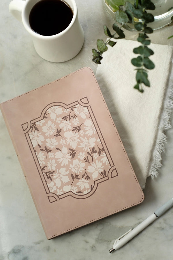 Light For Life Nasb Study Bible (Blush Bouquet)