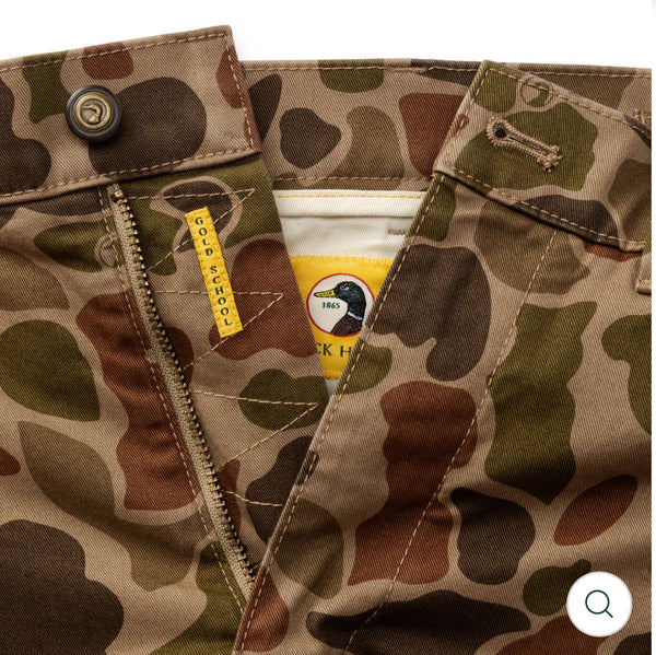 Classic Fit Gold School Chino: TOASTED KHAKI CAMO