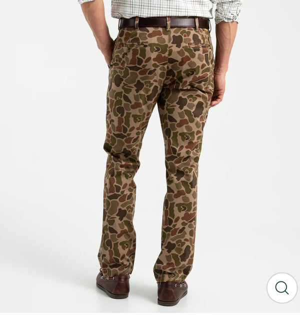 Classic Fit Gold School Chino: TOASTED KHAKI CAMO