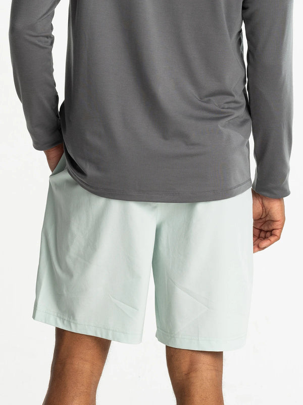 Men’s Breeze Short 8”: Surf Spray