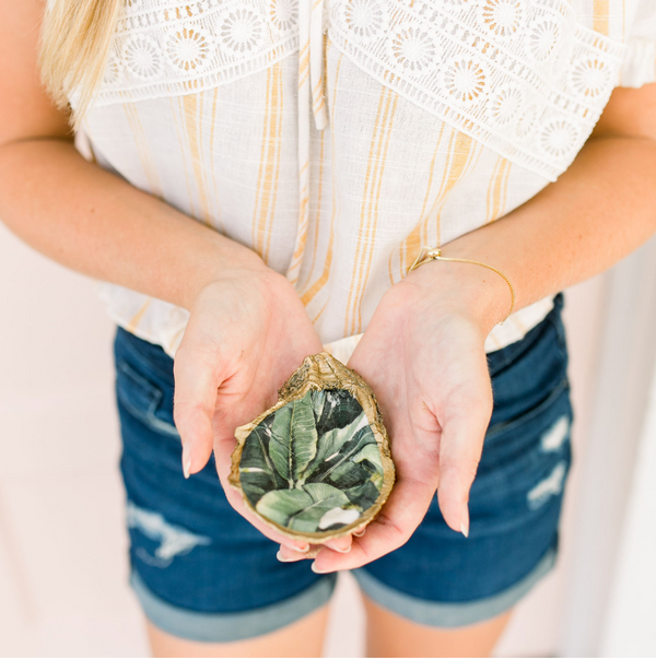 "Banana Leaf" Appliqué Oyster Dish