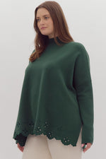 Oversize Sweater w Cutout Embroidered Floral